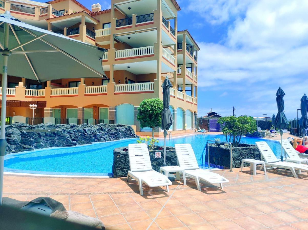 El Nautico Suites, The Beachfront Paradise 圣米格尔德阿沃纳 外观 照片