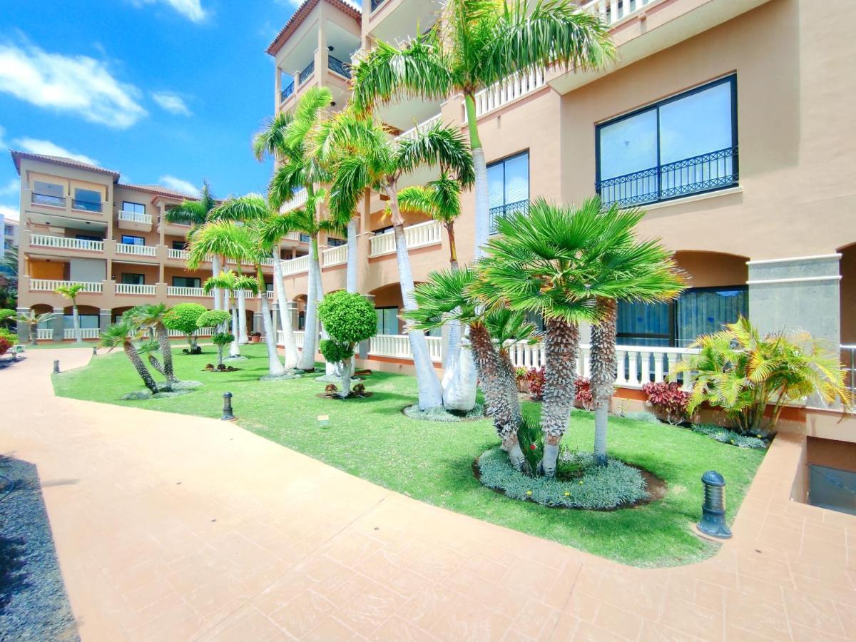 El Nautico Suites, The Beachfront Paradise 圣米格尔德阿沃纳 外观 照片
